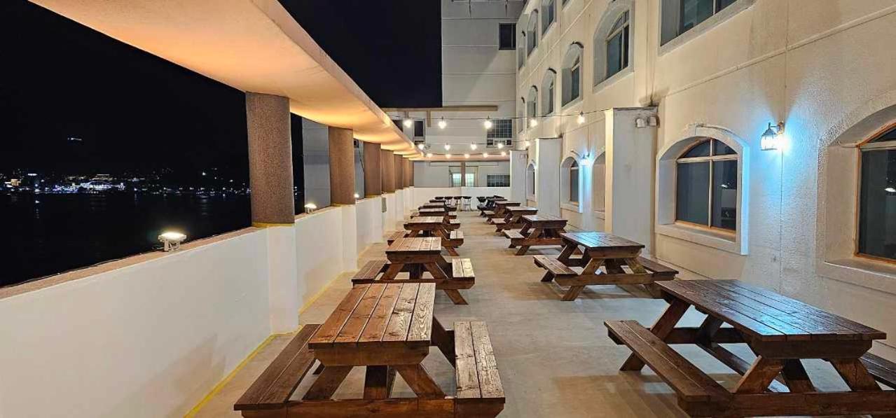 Tongyeong Bay Condo Hotel Eksteriør billede