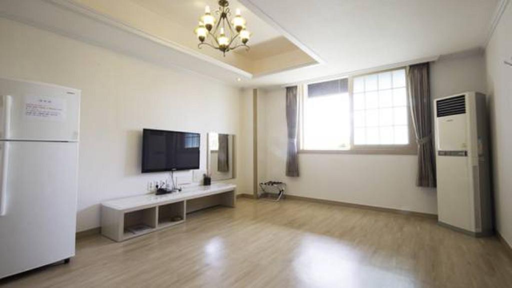 Tongyeong Bay Condo Hotel Eksteriør billede