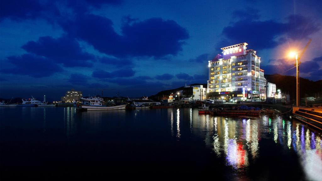 Tongyeong Bay Condo Hotel Eksteriør billede