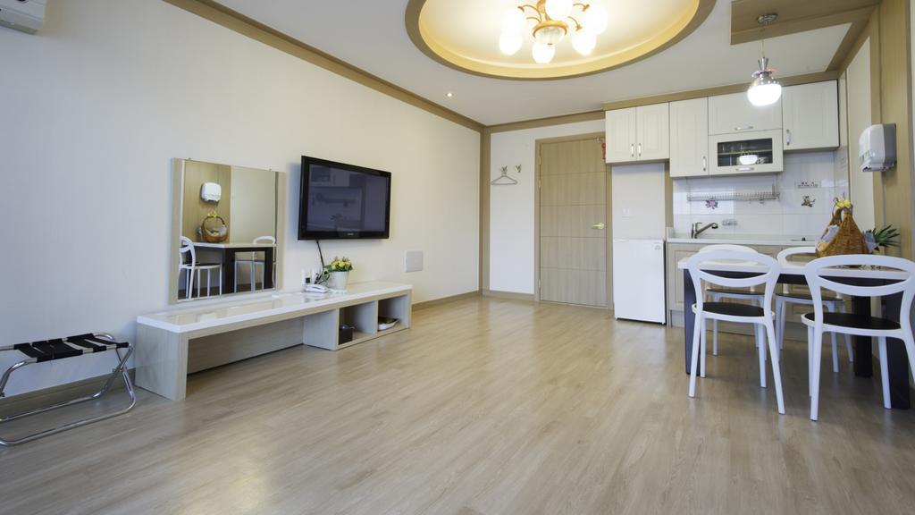 Tongyeong Bay Condo Hotel Eksteriør billede