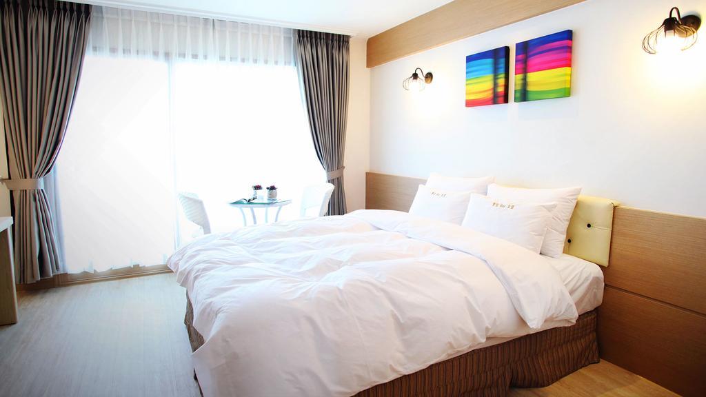 Tongyeong Bay Condo Hotel Eksteriør billede
