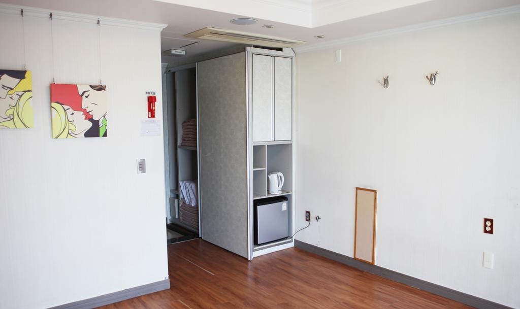 Tongyeong Bay Condo Hotel Eksteriør billede