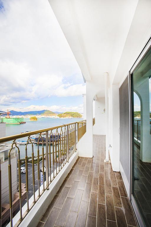 Tongyeong Bay Condo Hotel Eksteriør billede