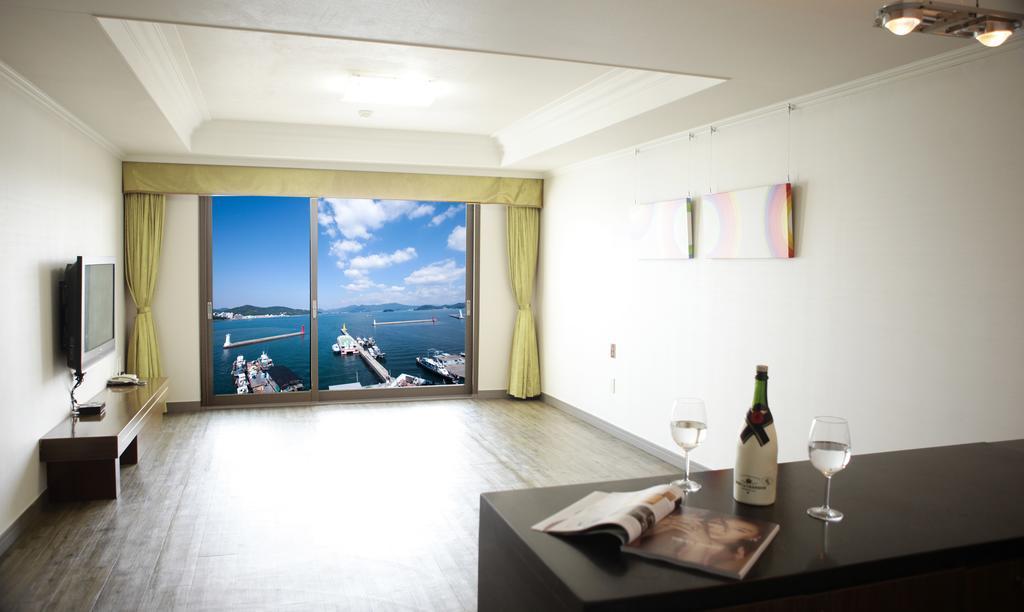 Tongyeong Bay Condo Hotel Eksteriør billede