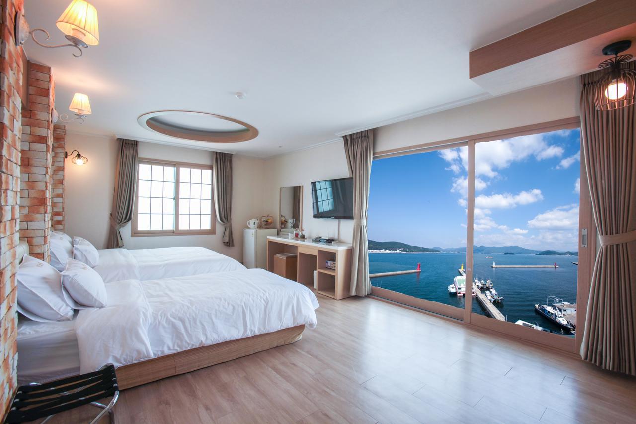 Tongyeong Bay Condo Hotel Eksteriør billede