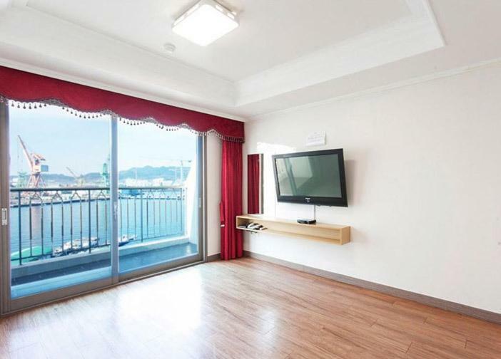 Tongyeong Bay Condo Hotel Eksteriør billede